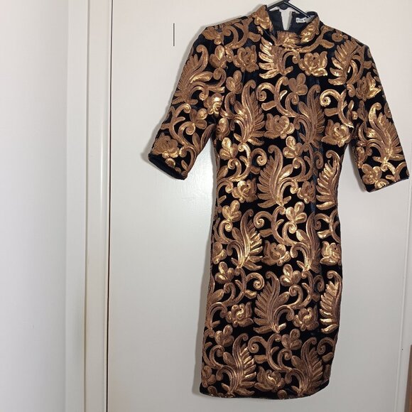 Alice + Olivia Dresses & Skirts - alice +olivia inka mock neck dress in black and gold size6